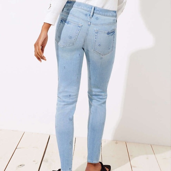 Loft Daisy Flower Embroidered Skinny Jeans - Picture 2 of 8